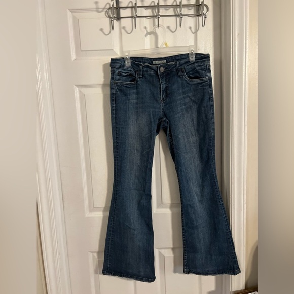 refuge Denim - Women’s size 13s, dark denim, Y2K flare leg jeans